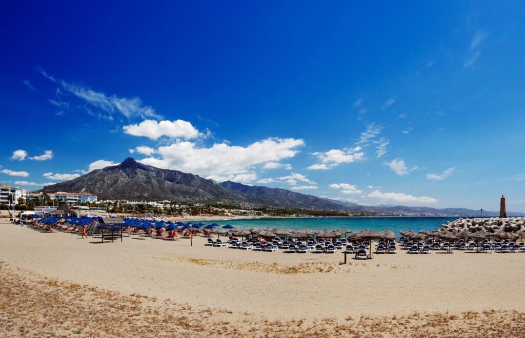 playa malaga marbella puerto banus vacaciones verano