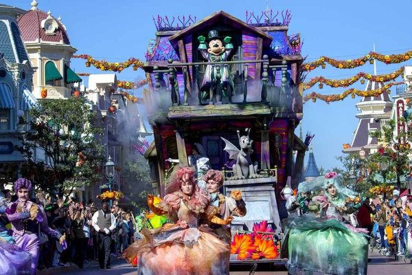 n030418_2025oct04_world_halloween-festival-2018-parade_1280x720