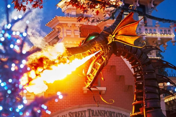 n030673_2025nov09_world_christmas-char-parade_1280x720